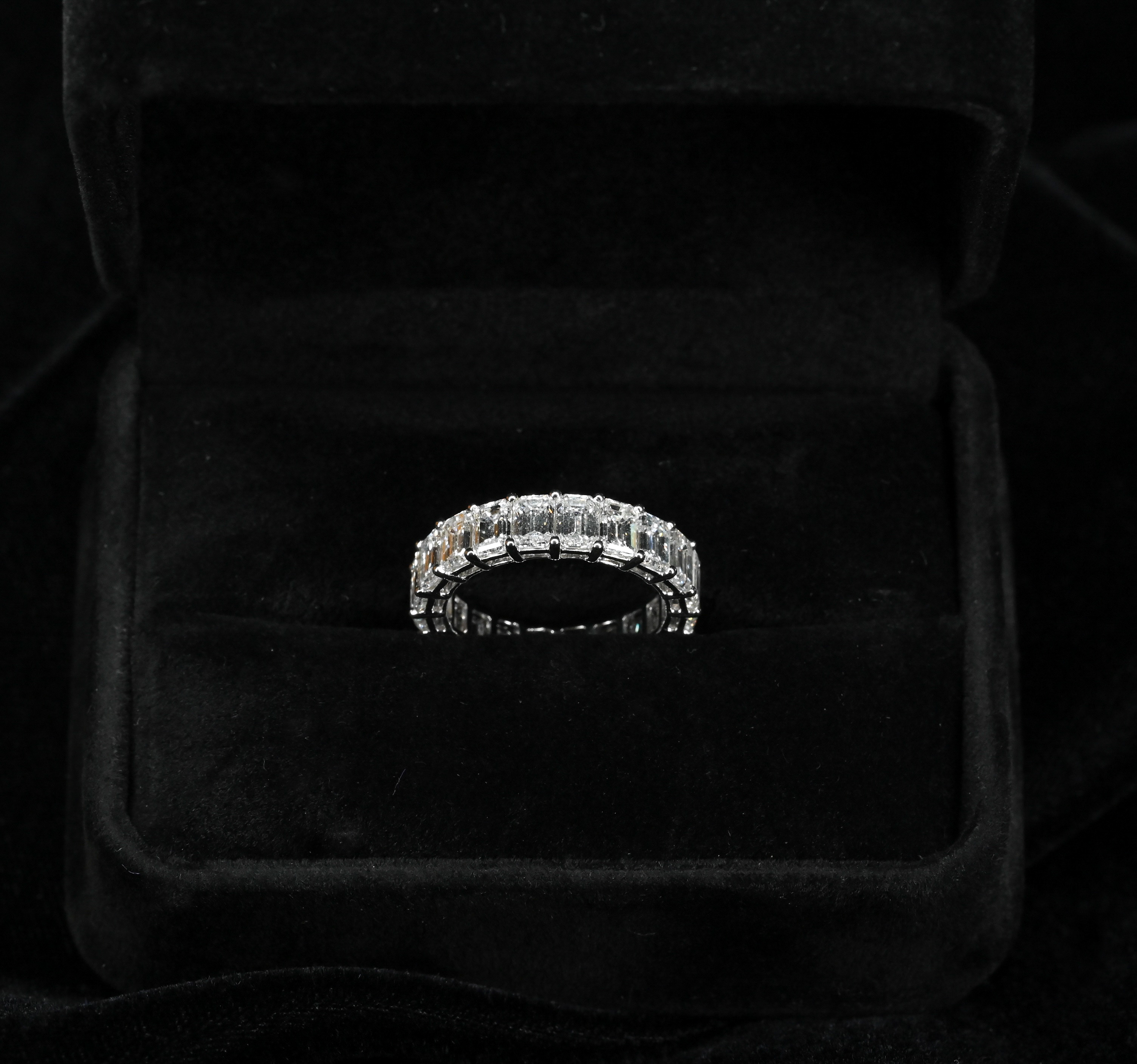 Natural Emerald Cut Diamond Eternity Band thumbnail 2